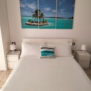 https://affittacamere-il-piccolo-porto.sicilyhotelsitaly.net